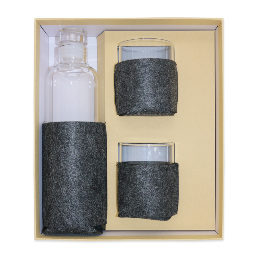 coffret bouteille et 2 tasses en verre